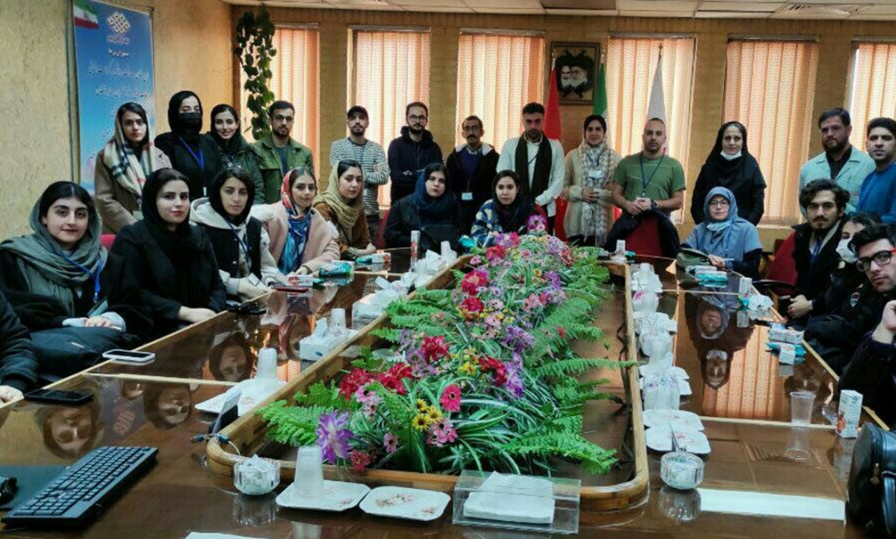 بازدید دانشجویان دانشکده مهندسی شیمی دانشگاه تربیت مدرس از  کارخانه پلی‌اکریل اصفهان