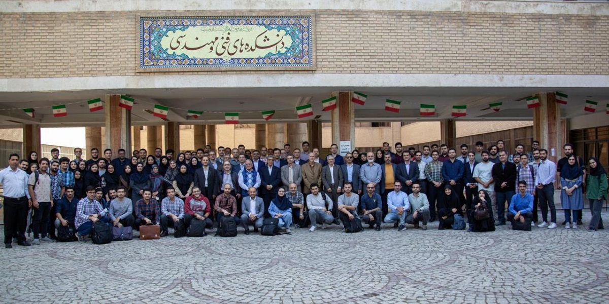 مراسم معارفه دانشجویان نو ورود دانشکده مهندسی برق و کامپیوتر برگزار شد