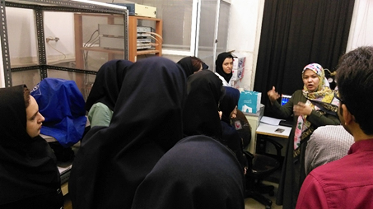 کارگاه آموزشی «ثبت پتانسیل‌های میدانی» در انجمن علمی دانشجویی فیزیولوژی پزشکی