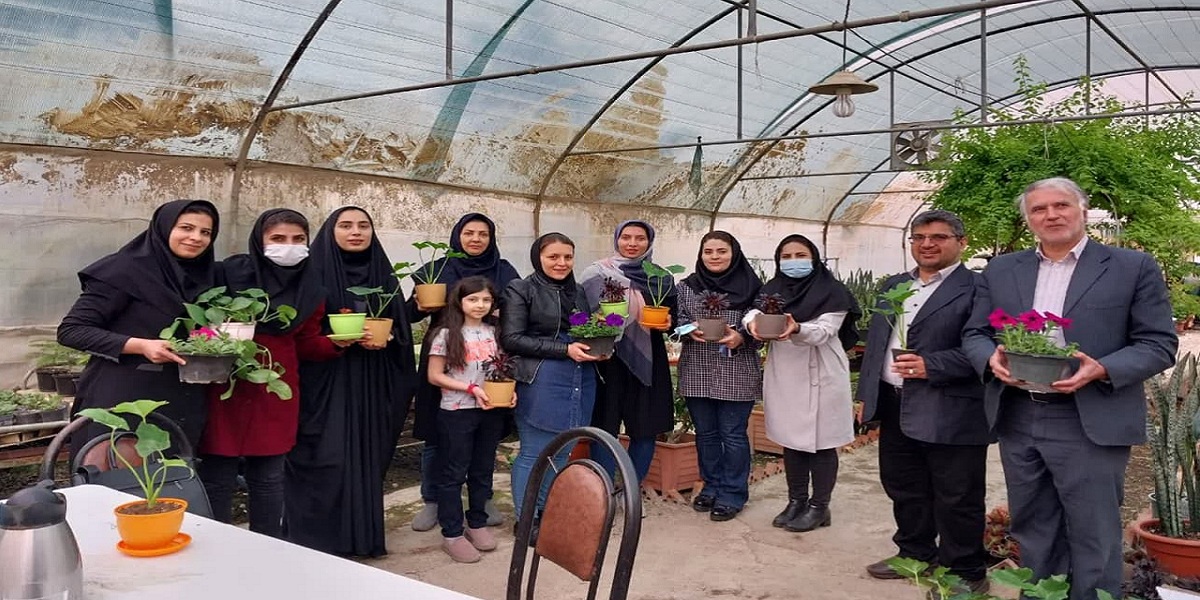 به مناسبت هفته منابع طبیعی آئین کاشت گیاهان آپارتمانی برگزار شد